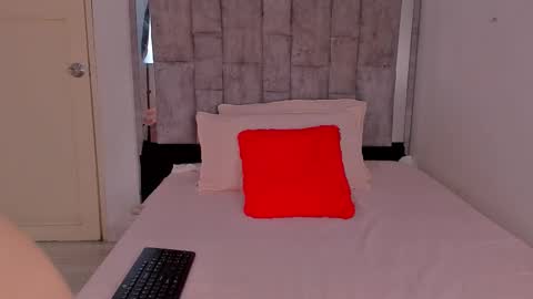 mirandarroxxx online show from March 16, 2026, 1:37 pm