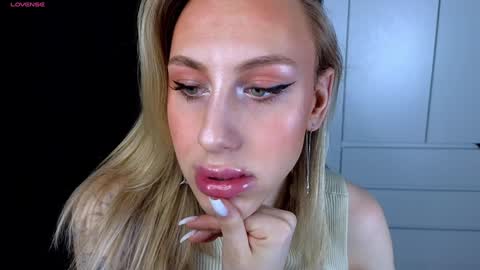 Snapshot of miraraid chatting on December 19, 2024, 1:50 am miraraid online show from December 19, 2024, 1:50 am