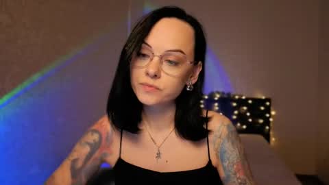 MiraSkyy online show from May 17, 2026, 7:43 pm