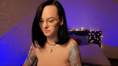 MiraSkyy online show from June 3, 2026, 7:19 pm