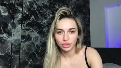 Snapshot of miri07 chatting on June 17, 2026, 7:15 pm miri07 online show from June 17, 2026, 7:15 pm