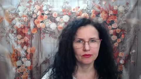 Miroslava Happi online show from April 13, 2026, 5:46 am