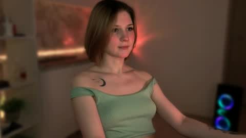 Snapshot of mirrameow chatting on April 2, 2026, 8:39 pm Mira online show from April 2, 2026, 8:39 pm
