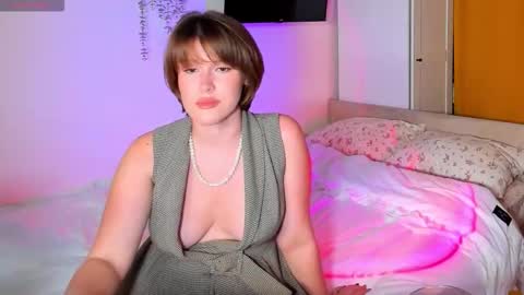 Snapshot of mirrorofsoul chatting on September 13, 2025, 6:40 pm Shelley online show from September 13, 2025, 6:40 pm