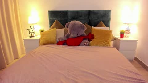 Snapshot of mishapallmer chatting on October 15, 2025, 8:25 am mishapallmer online show from October 15, 2025, 8:25 am