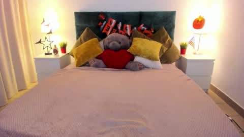 Snapshot of mishapallmer chatting on October 28, 2025, 8:07 am mishapallmer online show from October 28, 2025, 8:07 am