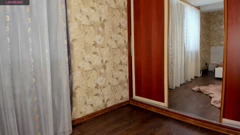 Snapshot of mishapallmer chatting on November 25, 2025, 9:20 am mishapallmer online show from November 25, 2025, 9:20 am