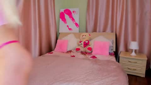 mishapallmer online show from June 5, 2026, 5:58 am