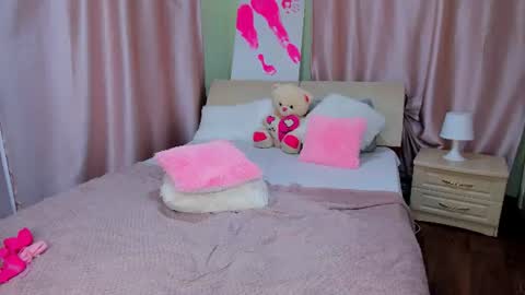 mishapallmer online show from July 5, 2026, 4:19 am