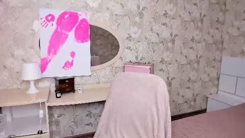 mishapallmer online show from July 24, 2026, 2:04 pm