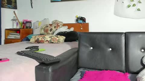 Mishell Bons online show from March 14, 2026, 4:07 am