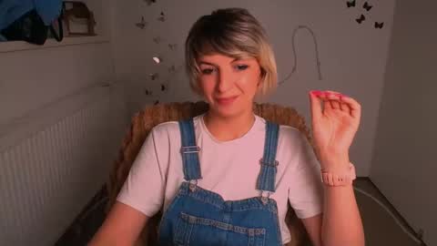 Mishelle online show from May 1, 2026, 4:33 pm