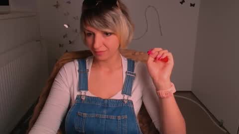 Mishelle online show from May 4, 2026, 6:37 pm
