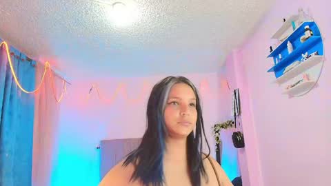 misofialeal online show from April 30, 2026, 6:36 pm