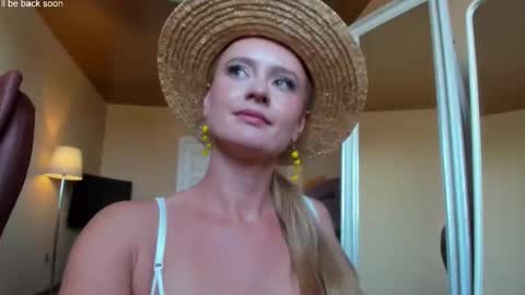 Snapshot of miss4motivated chatting on September 10, 2025, 5:40 am Kris online show from September 10, 2025, 5:40 am