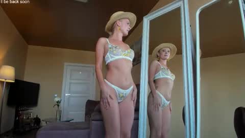 Snapshot of miss4motivated chatting on November 11, 2025, 12:05 pm Kris online show from November 11, 2025, 12:05 pm