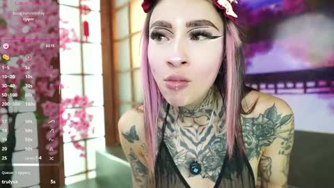 Snapshot of miss___angel chatting on November 13, 2025, 6:18 pm miss___angel online show from November 13, 2025, 6:18 pm