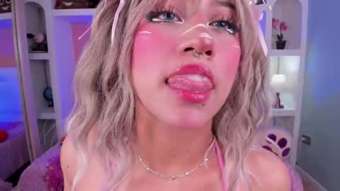 Megan online show from December 19, 2025, 9:44 pm