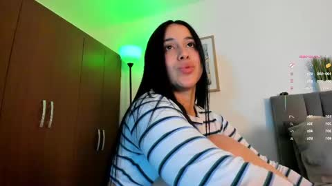 Snapshot of miss__jones_ chatting on June 26, 2026, 5:45 am miss__jones_ online show from June 26, 2026, 5:45 am
