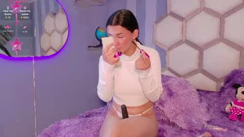 Snapshot of miss__jones_ chatting on July 8, 2026, 12:31 pm miss__jones_ online show from July 8, 2026, 12:31 pm