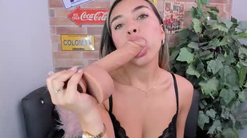 Snapshot of miss__zoe chatting on October 6, 2025, 6:05 pm Zoe online show from October 6, 2025, 6:05 pm