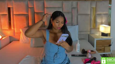 Snapshot of miss_abigail_ chatting on May 7, 2026, 1:05 pm Miss Abigail online show from May 7, 2026, 1:05 pm