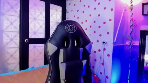 Snapshot of miss_akemi chatting on October 27, 2025, 1:37 pm Akemi 3 online show from October 27, 2025, 1:37 pm