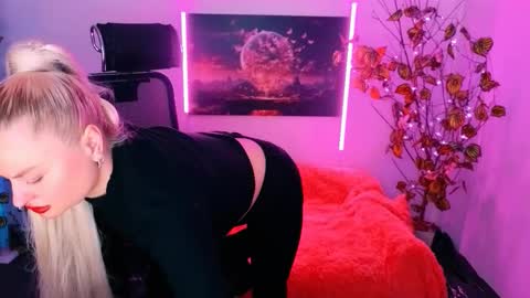 Snapshot of miss_alice_silver chatting on October 19, 2025, 4:40 pm miss_alice_silver online show from October 19, 2025, 4:40 pm