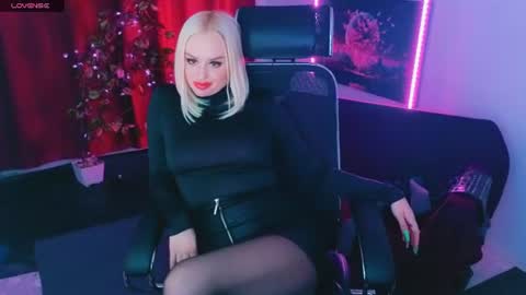 miss_alice_silver online show from June 22, 2026, 5:32 pm