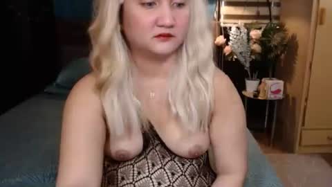 Snapshot of miss_angelic15 chatting on October 9, 2025, 10:19 pm miss angelic15 online show from October 9, 2025, 10:19 pm