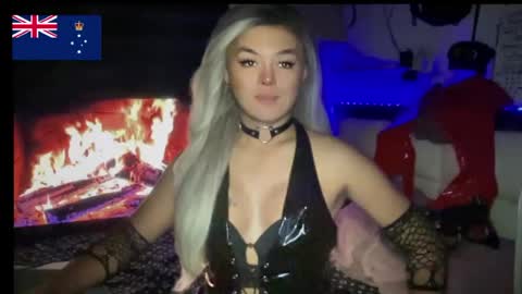 Snapshot of miss_antonette_xxx chatting on July 17, 2026, 12:06 am Call me Miss Antonette online show from July 17, 2026, 12:06 am