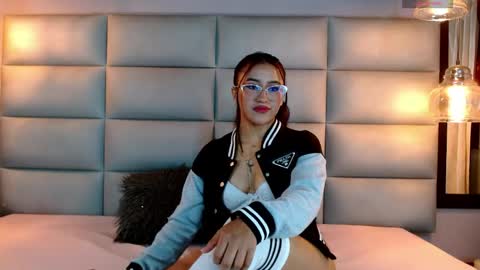miss_ariss online show from April 27, 2026, 3:15 am