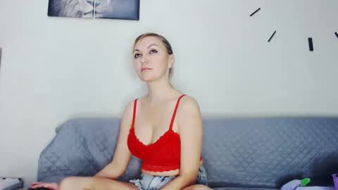 miss_blonde1 online show from May 1, 2026, 7:13 am