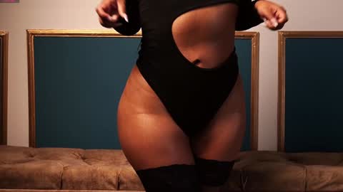 Snapshot of miss_brunette_ chatting on January 7, 2025, 12:24 am lucy 3 online show from January 7, 2025, 12:24 am