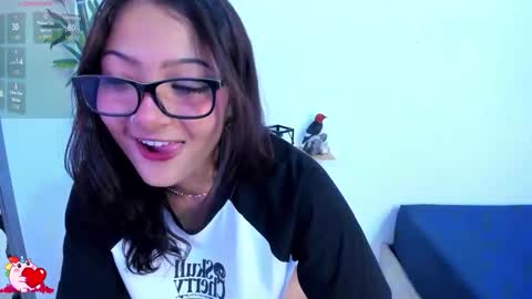 miss_danikaa online show from November 25, 2025, 2:33 am