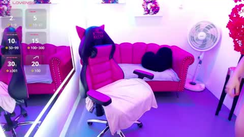 Snapshot of miss_dolly1 chatting on June 10, 2026, 12:26 pm Melanie online show from June 10, 2026, 12:26 pm