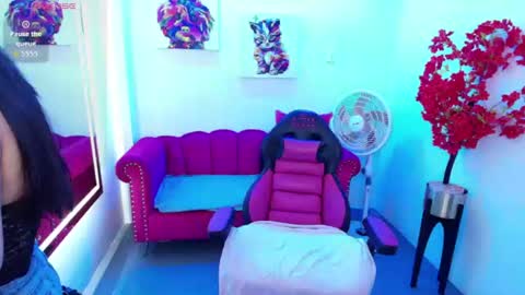 Snapshot of miss_dolly1 chatting on June 14, 2026, 12:18 pm Melanie online show from June 14, 2026, 12:18 pm