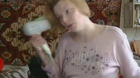 Snapshot of miss_elistia_ chatting on May 7, 2026, 11:04 am Elis online show from May 7, 2026, 11:04 am