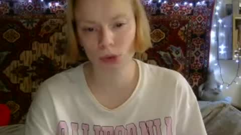 Snapshot of miss_elistia_ chatting on June 15, 2026, 11:12 am Elis online show from June 15, 2026, 11:12 am