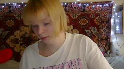 Snapshot of miss_elistia_ chatting on July 15, 2026, 10:42 am Elis online show from July 15, 2026, 10:42 am