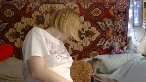 Snapshot of miss_elistia_ chatting on July 16, 2026, 11:27 am Elis online show from July 16, 2026, 11:27 am