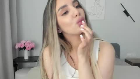 Emily online show from April 29, 2026, 11:33 pm