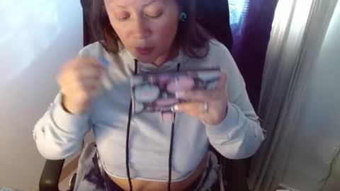 Snapshot of miss_evoleth2 chatting on June 19, 2026, 9:40 pm Miss Evoleth online show from June 19, 2026, 9:40 pm