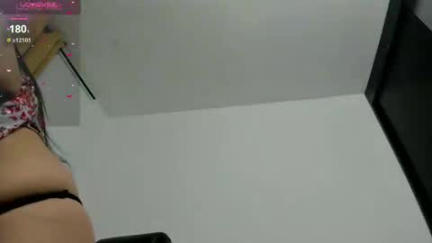 Snapshot of miss_eylens chatting on February 19, 2025, 12:35 am miss_eylens online show from February 19, 2025, 12:35 am