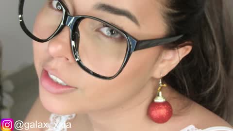 Snapshot of miss_galaxxia chatting on December 2, 2024, 11:18 pm Elisabeth IG galax xxia online show from December 2, 2024, 11:18 pm