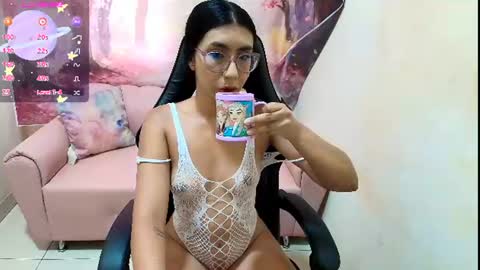 Snapshot of miss_helensexy chatting on June 25, 2026, 6:34 pm miss_helensexy online show from June 25, 2026, 6:34 pm