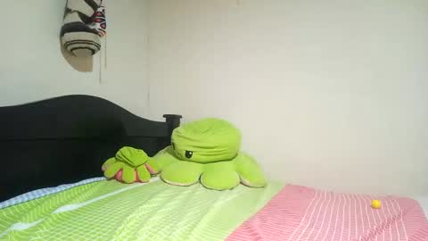 ly independent model online show from February 21, 2025, 8:40 am