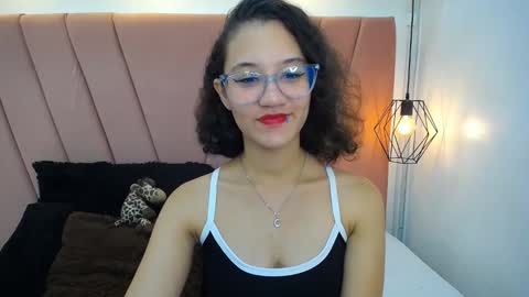 Snapshot of miss_m1a chatting on October 17, 2025, 12:08 pm mia online show from October 17, 2025, 12:08 pm
