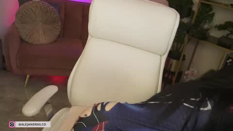 Snapshot of miss_meii chatting on November 28, 2025, 10:56 pm Alejandra online show from November 28, 2025, 10:56 pm