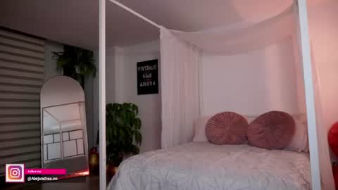 Alejandra online show from June 18, 2026, 2:01 am